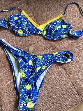 SHEIN Blue & Yellow Floral Bikini Set